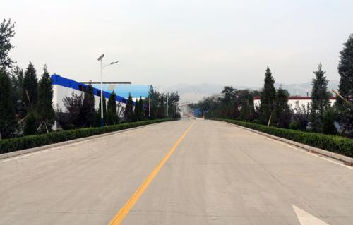 廠區馬路，雨污水管道，綠化，停車位